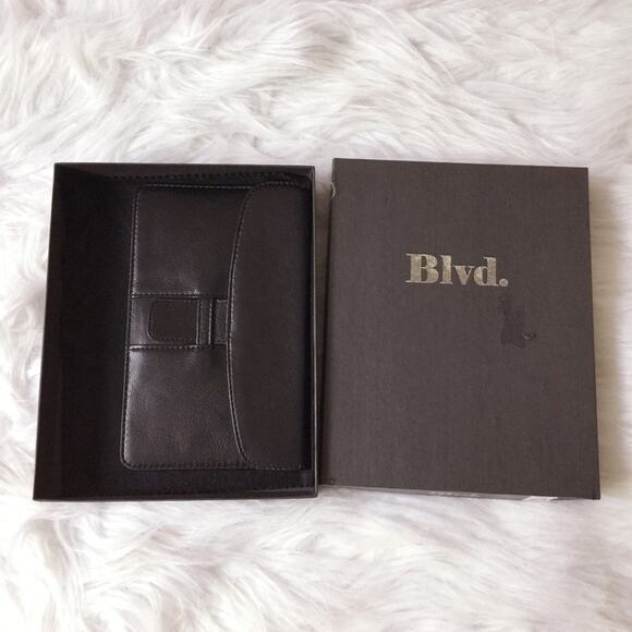 New! Blvd. 100% leather wallet.--CA5 - Picture 5 of 6